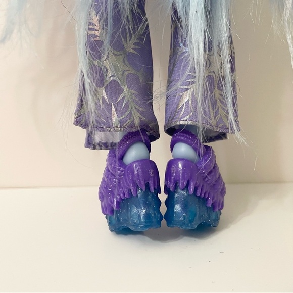 Monster High G3 Abbey Bominable Articulated Yeti Fashion Doll - Picture 6 of 16